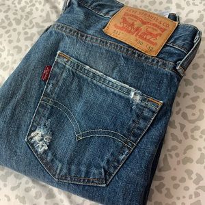 Levi distressed jeans